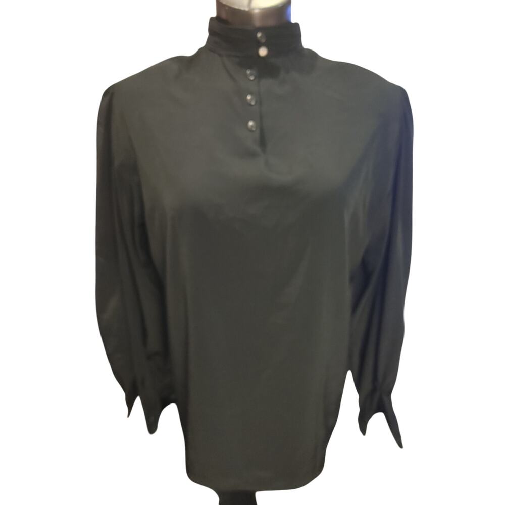 TotonKo Sport Women's 12 Black 3/4 Bttn Long Sleeve Blouse